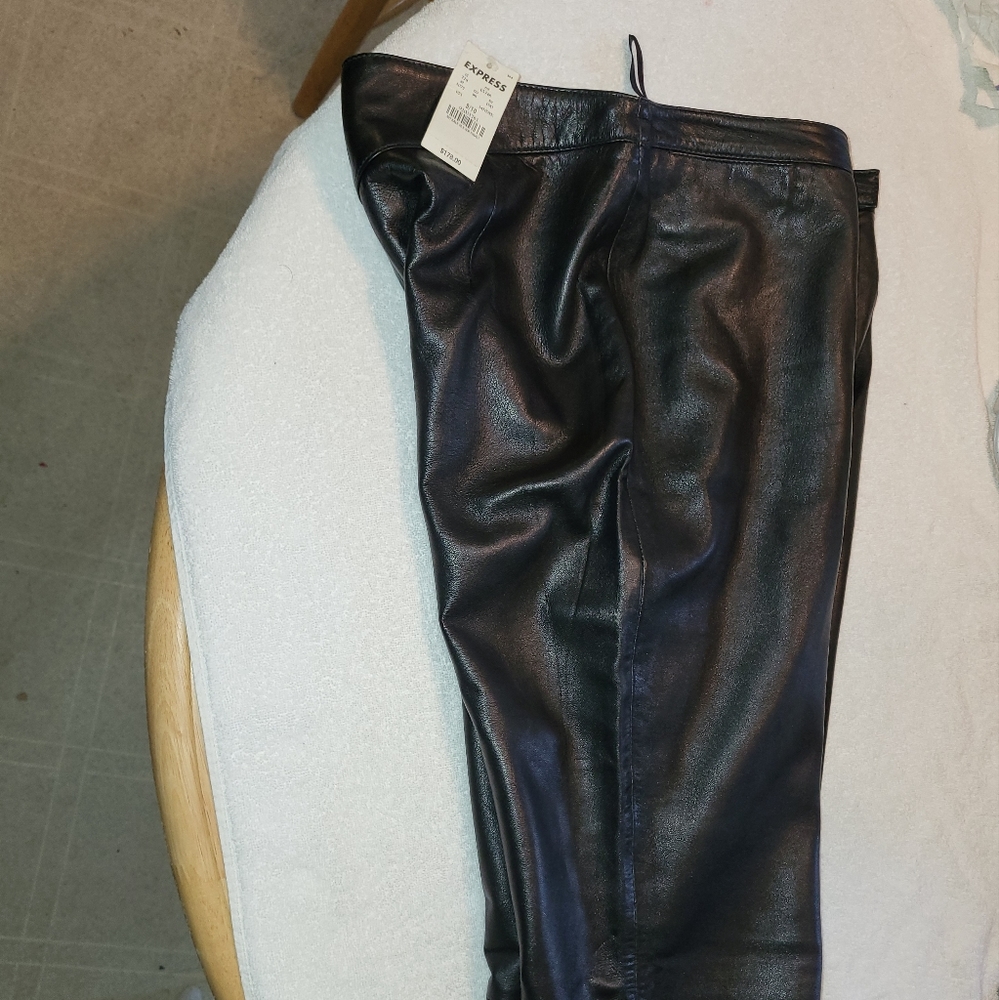 100 % leather pants NEW NEVER WORN